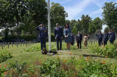  Министар Стефановић положио венац на Српско војничко гробље у Тијеу