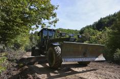 Serbian Armed Forces help to repair roads in Kuršumlija Municipality