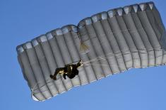 Виша падобранска обука војних падобранаца
