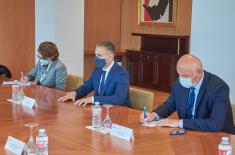 Minister Stefanović talks to State Secretary Gallach