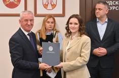 Awards presented to winners of “Momčilo Gavrić – a Little Hero of the Great War” writing competition