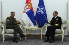 Посета команданта Команде здружених снага НАТО у Напуљу