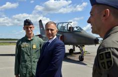 Minister Stefanović: I invite young people to opt for military pilot career
