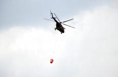Helikopteri Vojske Srbije gase požar u opštini Nova Varoš 