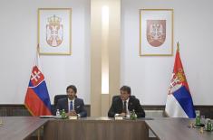 Meeting between Serbian, Slovak defence ministers 