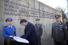 Minister Gašić leads the state wreath-laying ceremony at the Liberators of Belgrade Cemetery