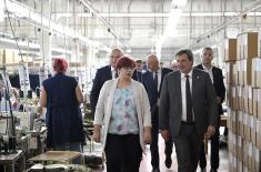 Министар Гашић посетио компанију „Јумко“ у Врању