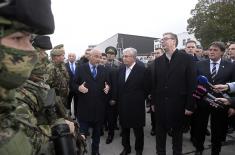 Presidents Vučić, Tokayev visit weapons-military equipment display at military airfield in Batajnica