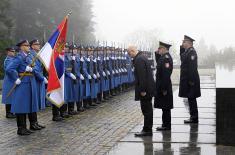 Minister Vučević lays wreath at Monument to Unknown Hero to mark Armistice Day