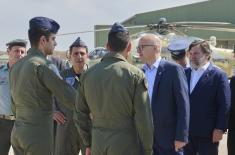 Министар Вучевић посетио 55. ваздухопловну групу у кипарској ваздухопловној бази „Андреас Папандреу“