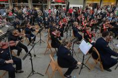 Serbian and British military orchestras give open-air concert