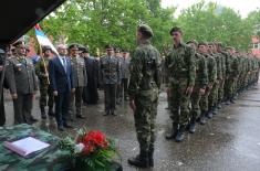  Министар Вучевић на полагању заклетве војника генерације „јун 2023“