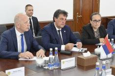 Састанак министра Гашића са министром одбрамбене индустрије Азербејџана Мустафајевим