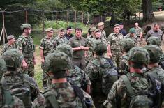 Ministar Gašić obišao pripadnike Vojske Srbije u Kopnenoj zoni bezbednosti 