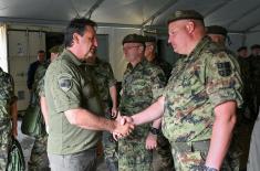 Ministar Gašić obišao pripadnike Vojske Srbije u Kopnenoj zoni bezbednosti 