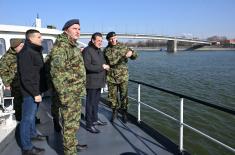 Minister of Defence visits River Flotilla members