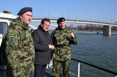 Minister of Defence visits River Flotilla members