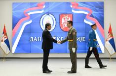 Министар Гашић уручио одликовања припадницима Министарства одбране и Војске Србије