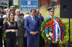 Министар одбране положио венац на Спомен обележје жртвама НАТО агресије на Варваринском мосту