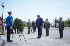 Ministar odbrane položio venac na Spomen obeležje žrtvama NATO agresije na Varvarinskom mostu