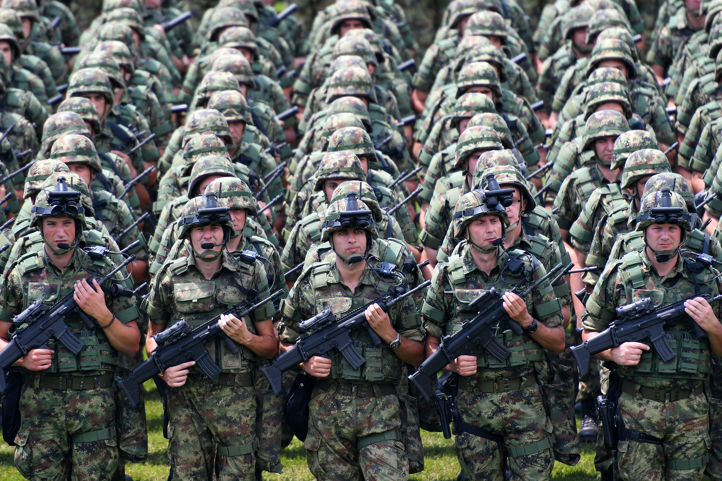 Army's. Армия Сербии численность. Сербская Военная форма сухопутных войск. Вооруженные силы Сербии численность. Военные учения Испании и России.